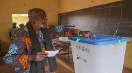 Malian voter casts his ballot in Bamako